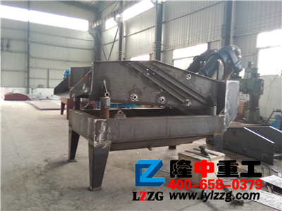 細(xì)沙回收設(shè)備車(chē)間生產(chǎn)中 細(xì)沙回收設(shè)備車(chē)間生產(chǎn)中.jpg